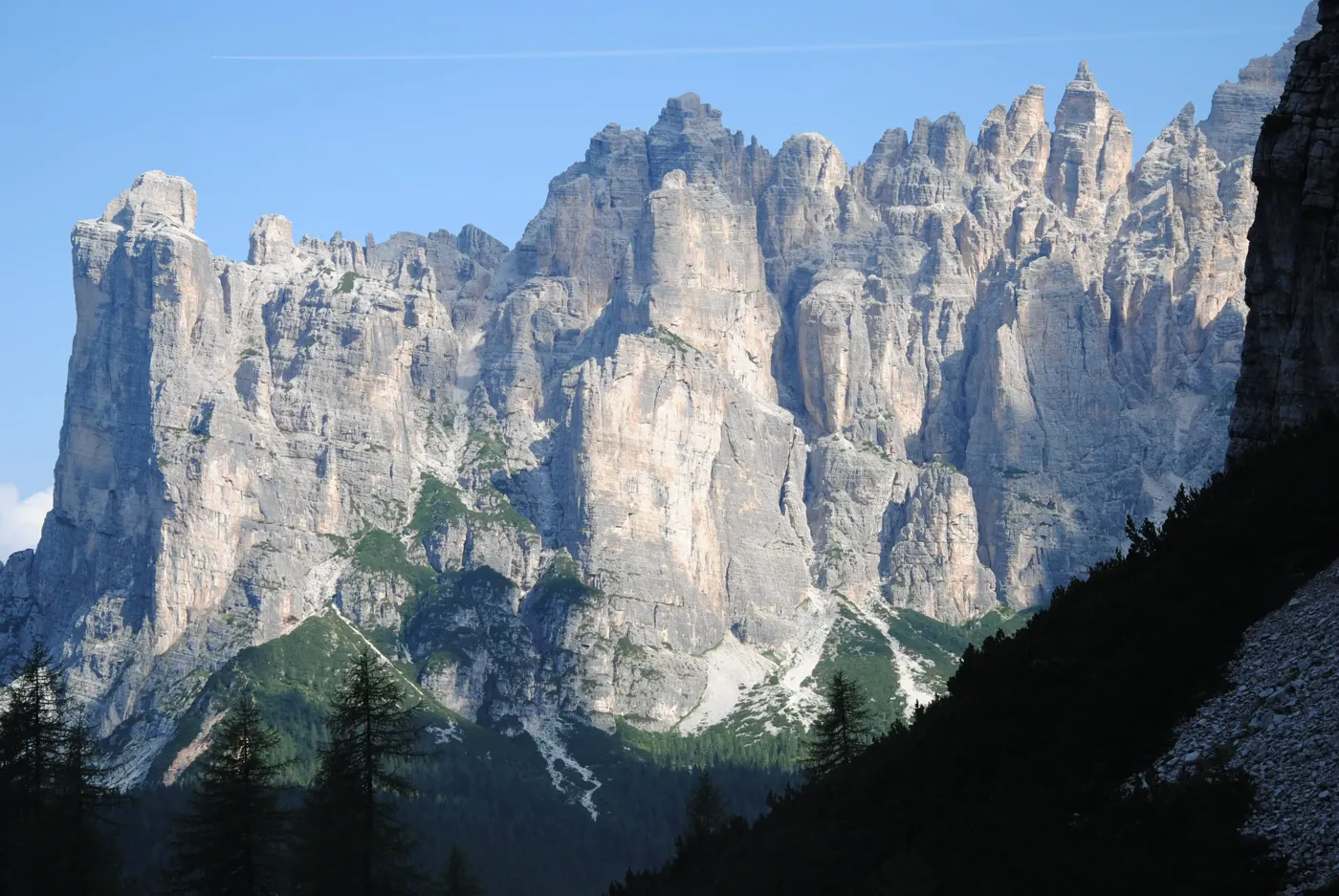 Vorbei an der Moiazza-Gruppe zum Passo Duran