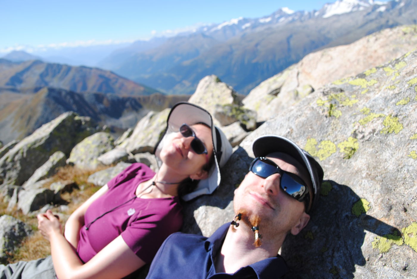 Ein herrliches Sonnenbad auf dem Gipfel des Brudelhorn - das Leben ist herrlich!!!