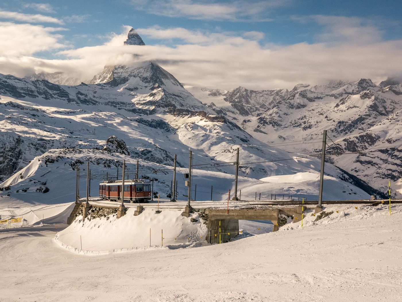 Schneeschuhwandern in Zermatt - Spuren unterm Matterhorn