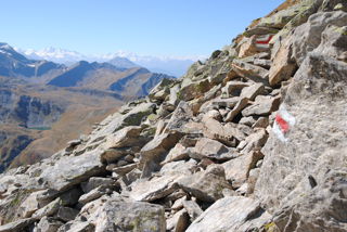 Steiniger Aufstieg aufs Brudelhorn