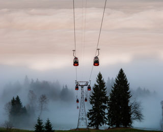 Seilbahn Krienseregg im Nebel