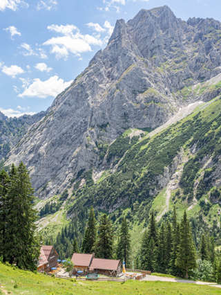 Otto Mayr Hütte mit Kellenspitze
