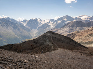 Abstieg mit Blick auf Pigne d'Arolla