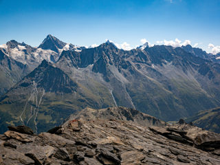 Blick zur Dent Blanche, Matterhorn und Dent d'Hérens