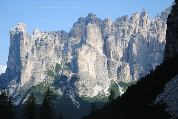 Vorbei an der Moiazza-Gruppe zum Passo Duran